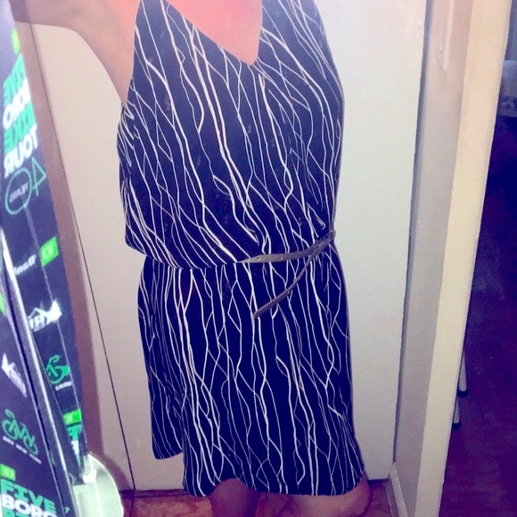 NWT Electric Lines - Vince Camuto - Adjustable Straps - Picture 3 of 7